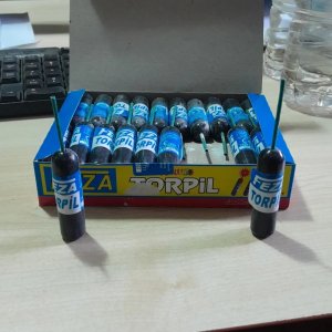 Düğün için kırmızı meşale